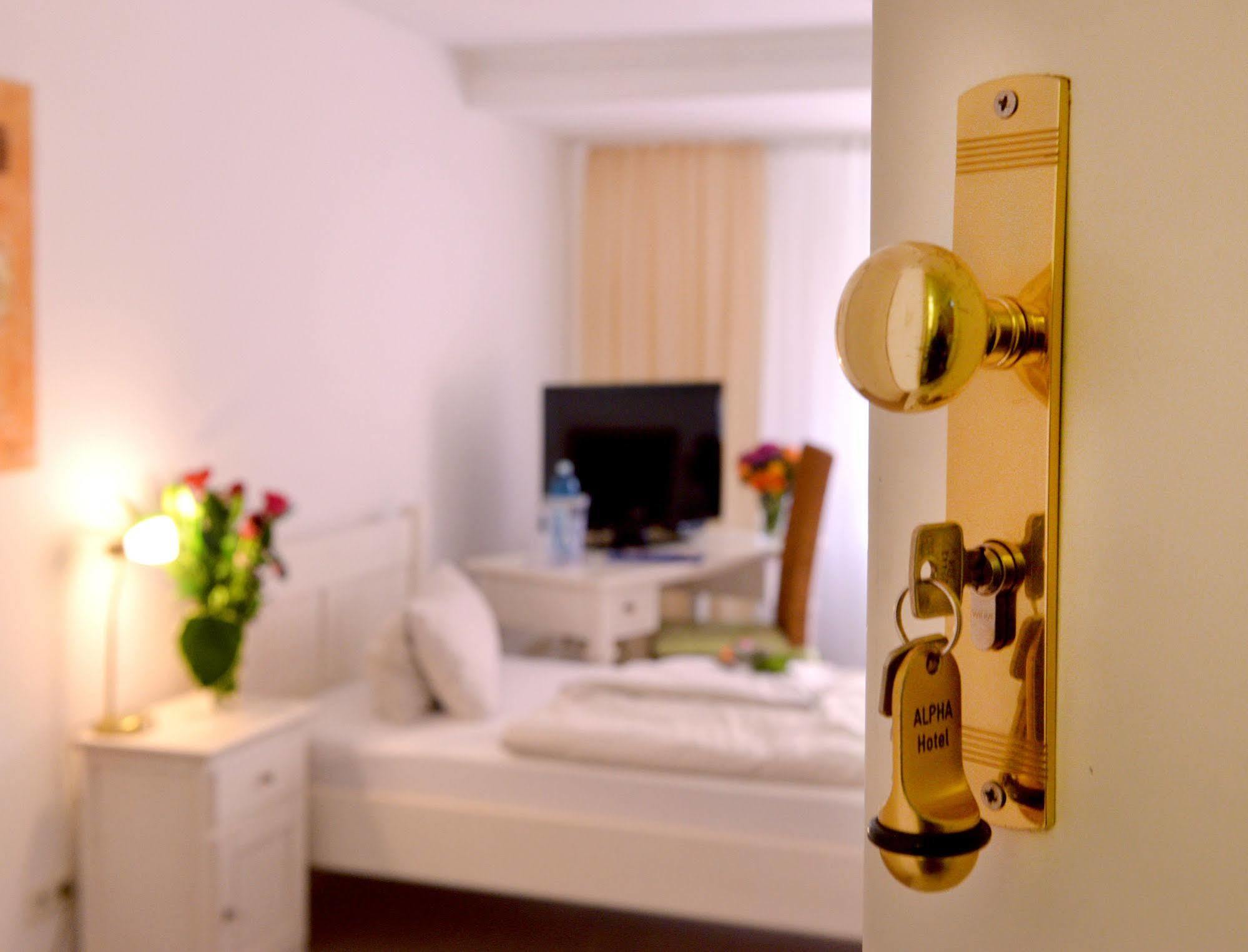 Alpha Hotel garni Dietzenbach Esterno foto
